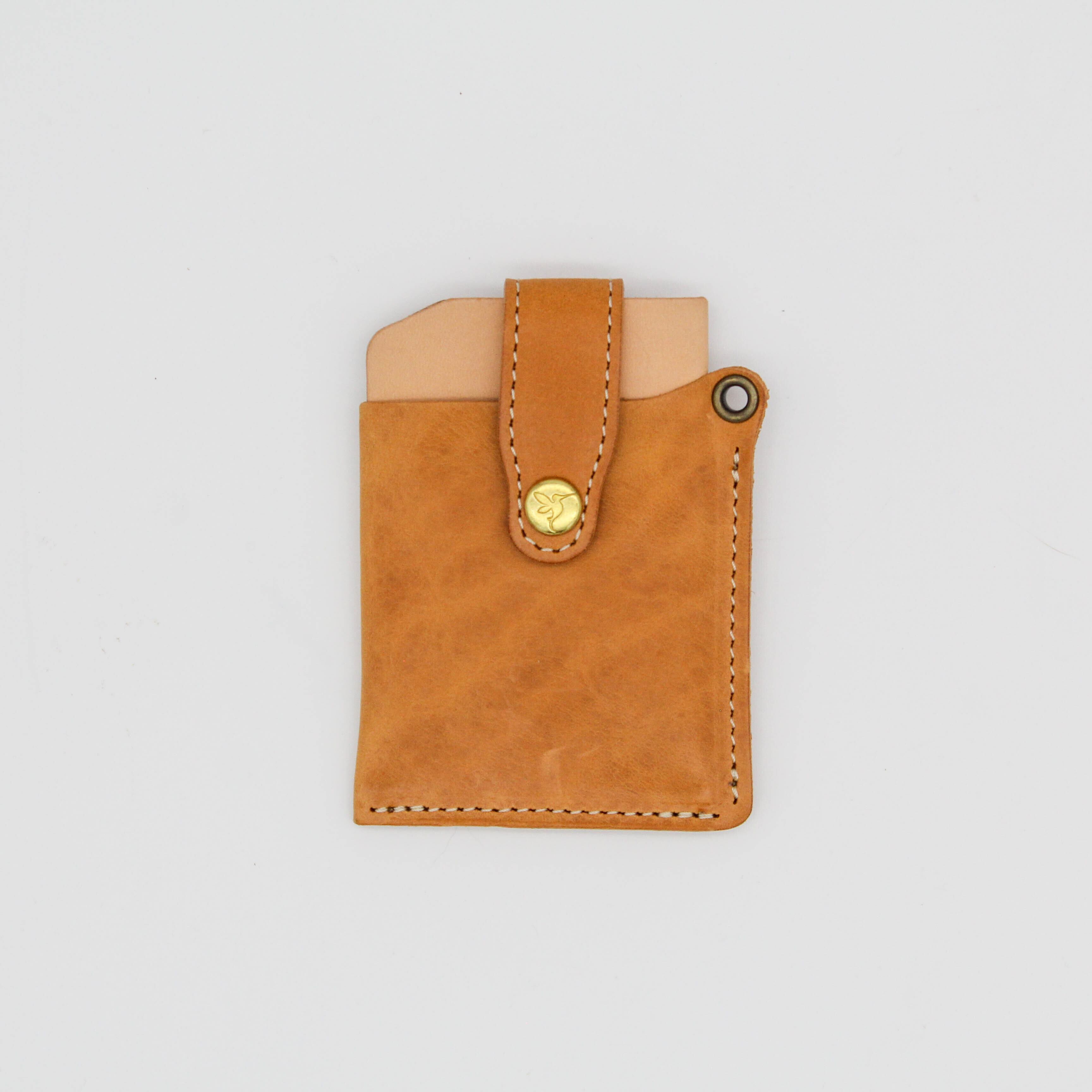 ハンドメイド】名刺サイズも入るヌメ革のカード6枚収納型