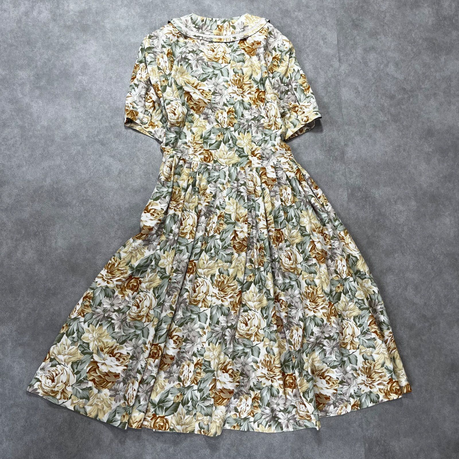 パリで購入❤︎昭和レトロ　花柄　フラワー柄ワンピース 昭和レトロ 花柄 半袖ロングワンピース 総柄 刺繍入り襟 ホワイト M