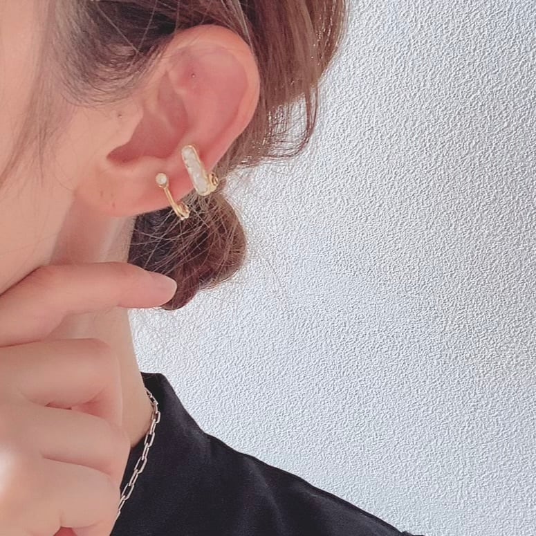 ホワイトシェル耳つぼイヤリング | fuwari