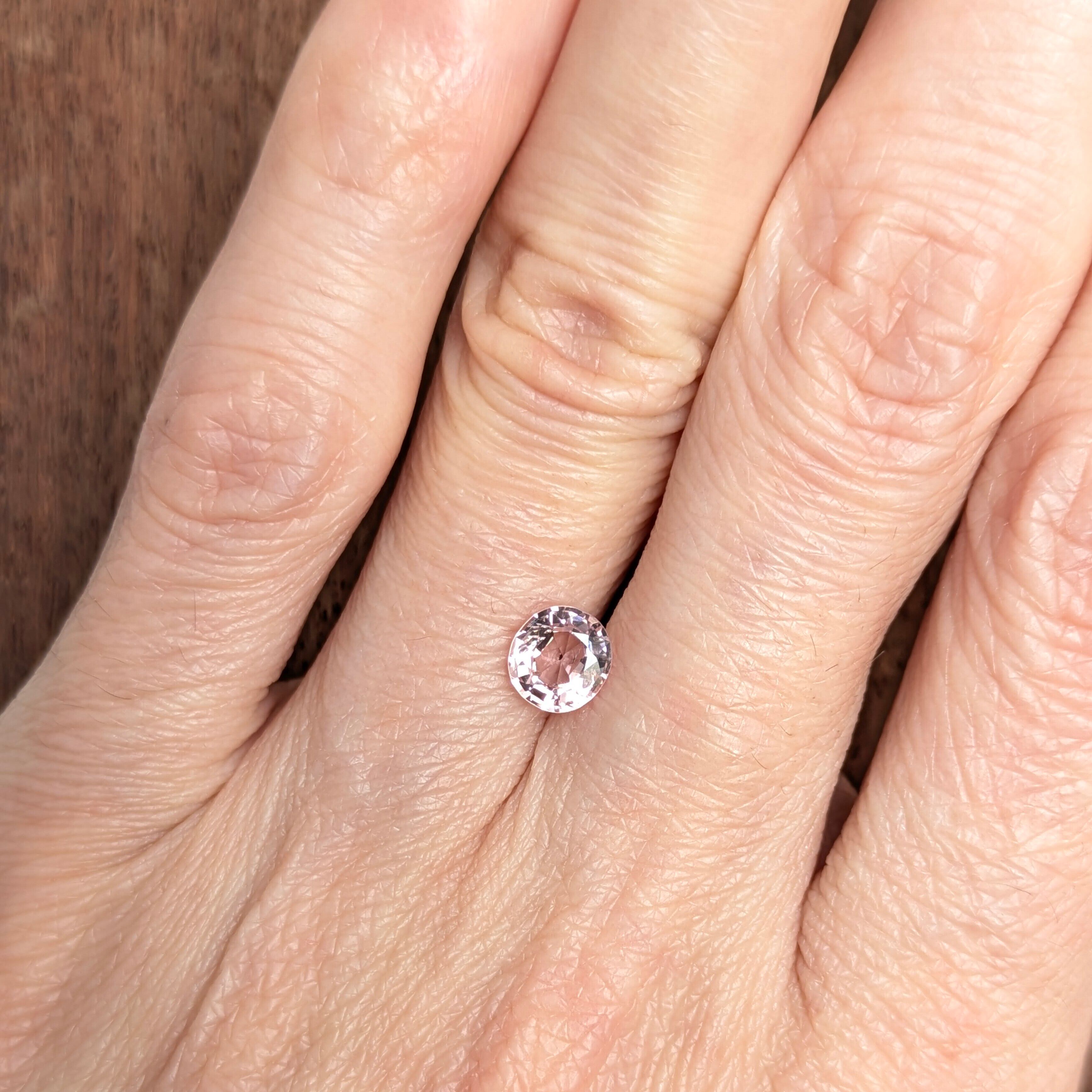 ピンクスピネルルース ミャンマー・モゴック産【0.66ct】 PRO207897