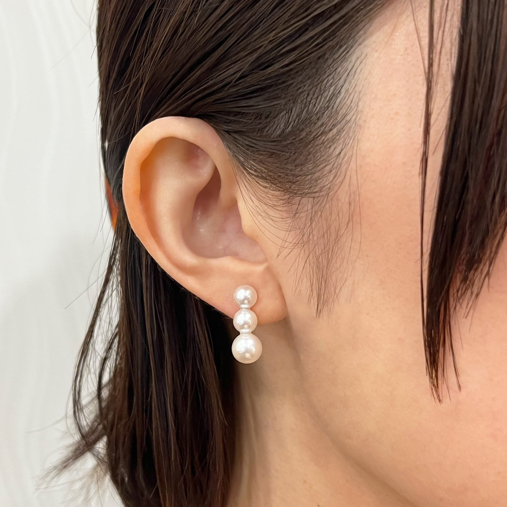 pearl593］ 6mm - 6.5mm × 7.5mm - 8mm 縦 3連 ピアス あこや真珠 熊本