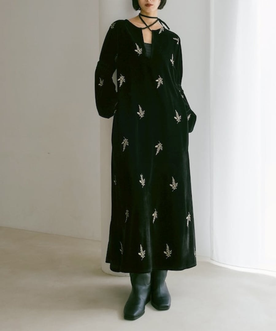 ベロア生地◆リーフ刺繍ワンピース【w-30528】