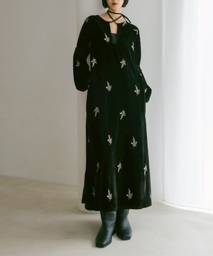 ベロア生地◆リーフ刺繍ワンピース【w-30528】