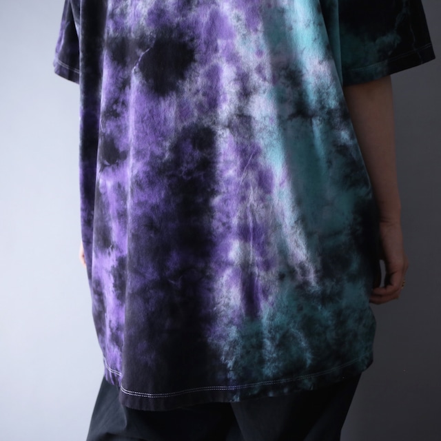 "東京喰種" psychedelic poison color over silhouette h/s tee