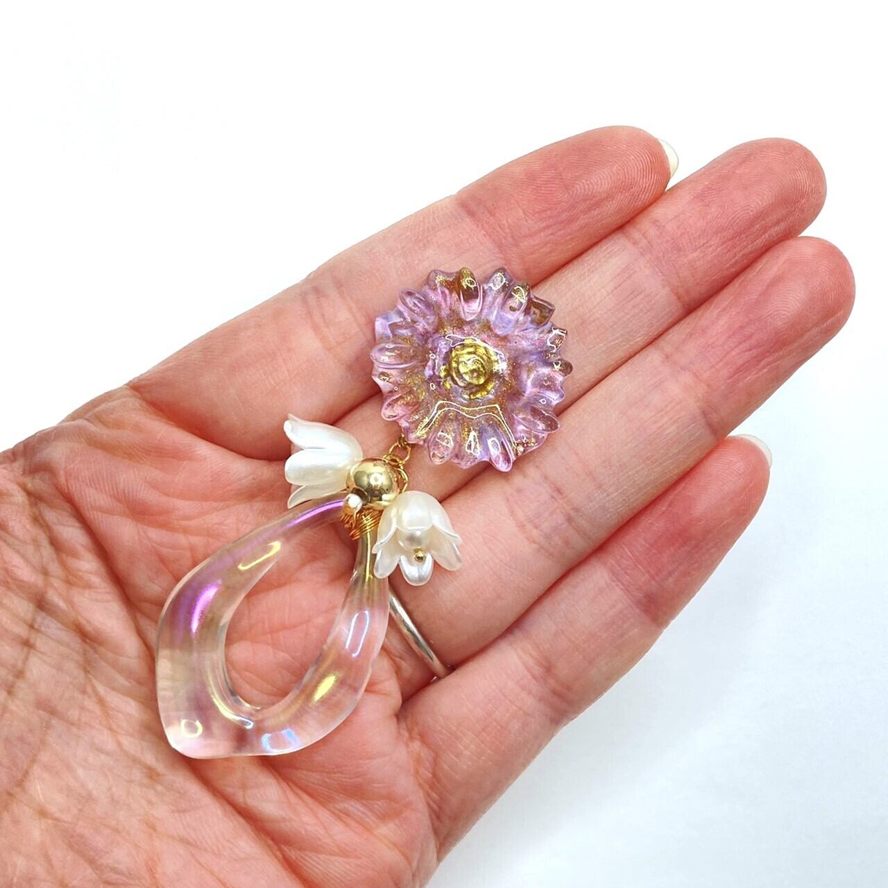 ピアス or イヤリング 】 フラワー パープル 花 冬 オーロラ 大ぶり