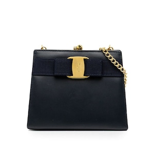 サルヴァトーレフェラガモ ヴァラ 斜め掛け チェーン ショルダーバッグ 223054 ネイビー レザー レディース Salvatore Ferragamo 中古