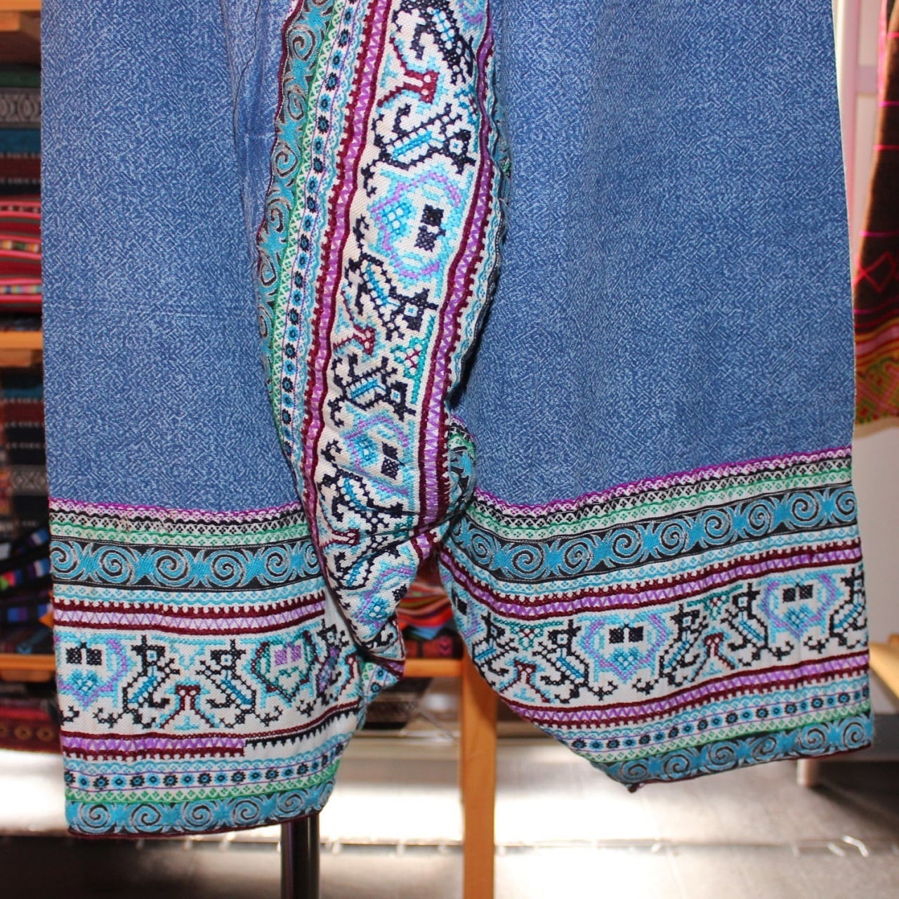 モン族サルエルパンツＡ７ 楽天市場】サルエルパンツ 刺繍ポケット付き モン族 民族衣装 古布