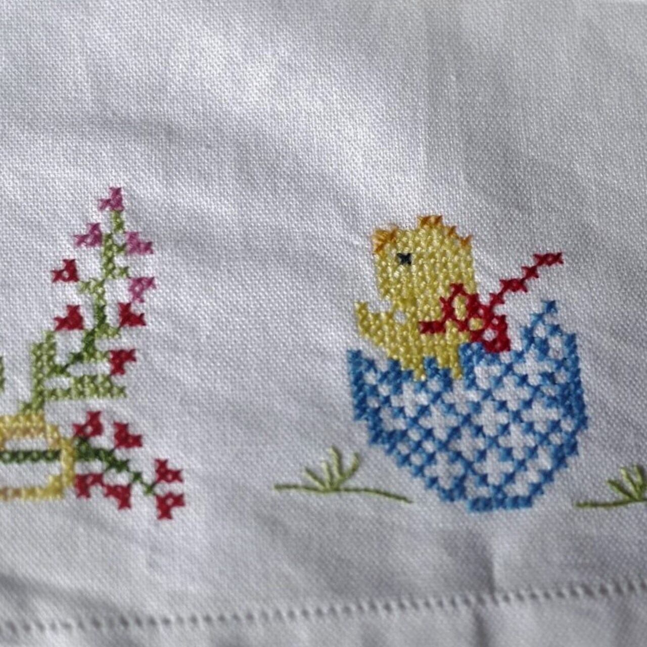 ひよこと卵 刺しゅうのランチョンマット ドイツ