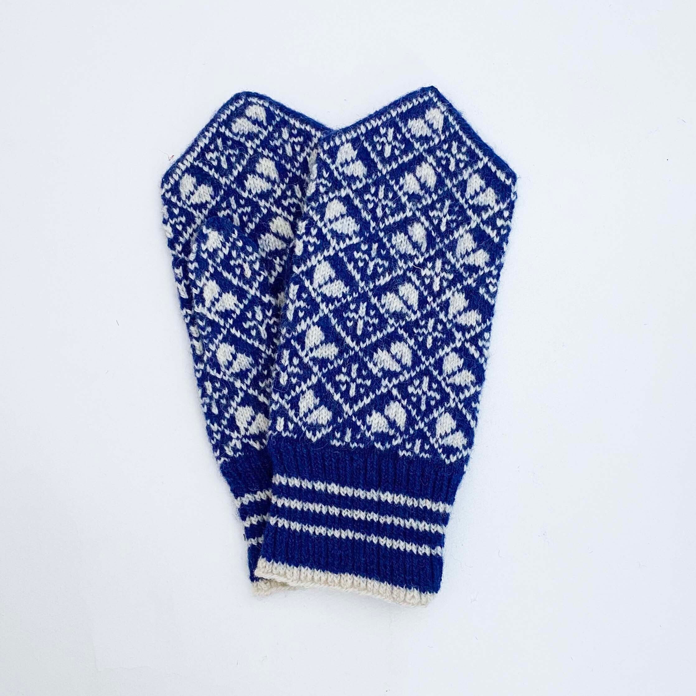 伝統的バルトの手編みミトン（青）