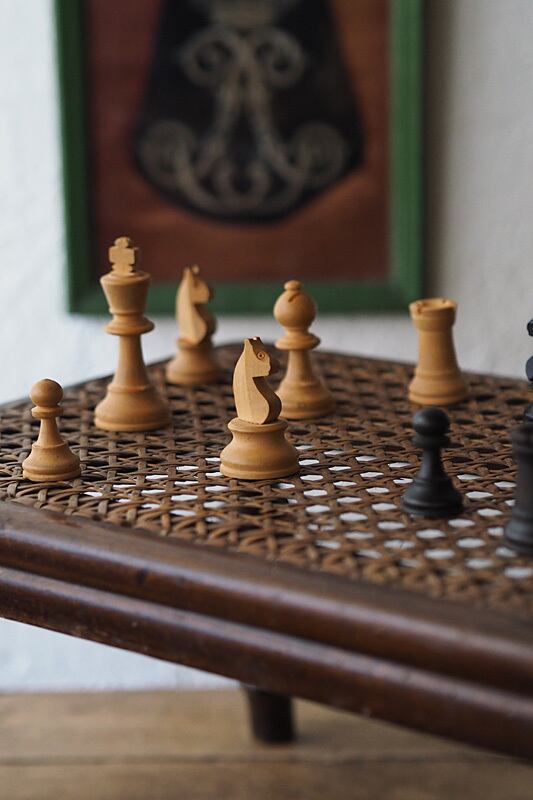 チェスセット 次の一手を指す-vintage chess in box set
