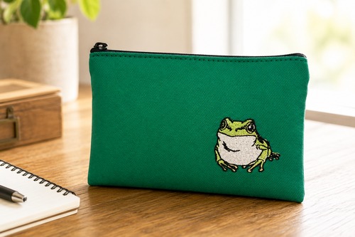 刺繍ポーチ　カエル