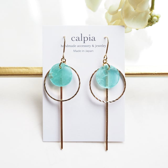 天然シェルとロングスティックピアス（イヤリング）｜ブルー | calpia*~ハンドメイドアクセサリー powered by BASE