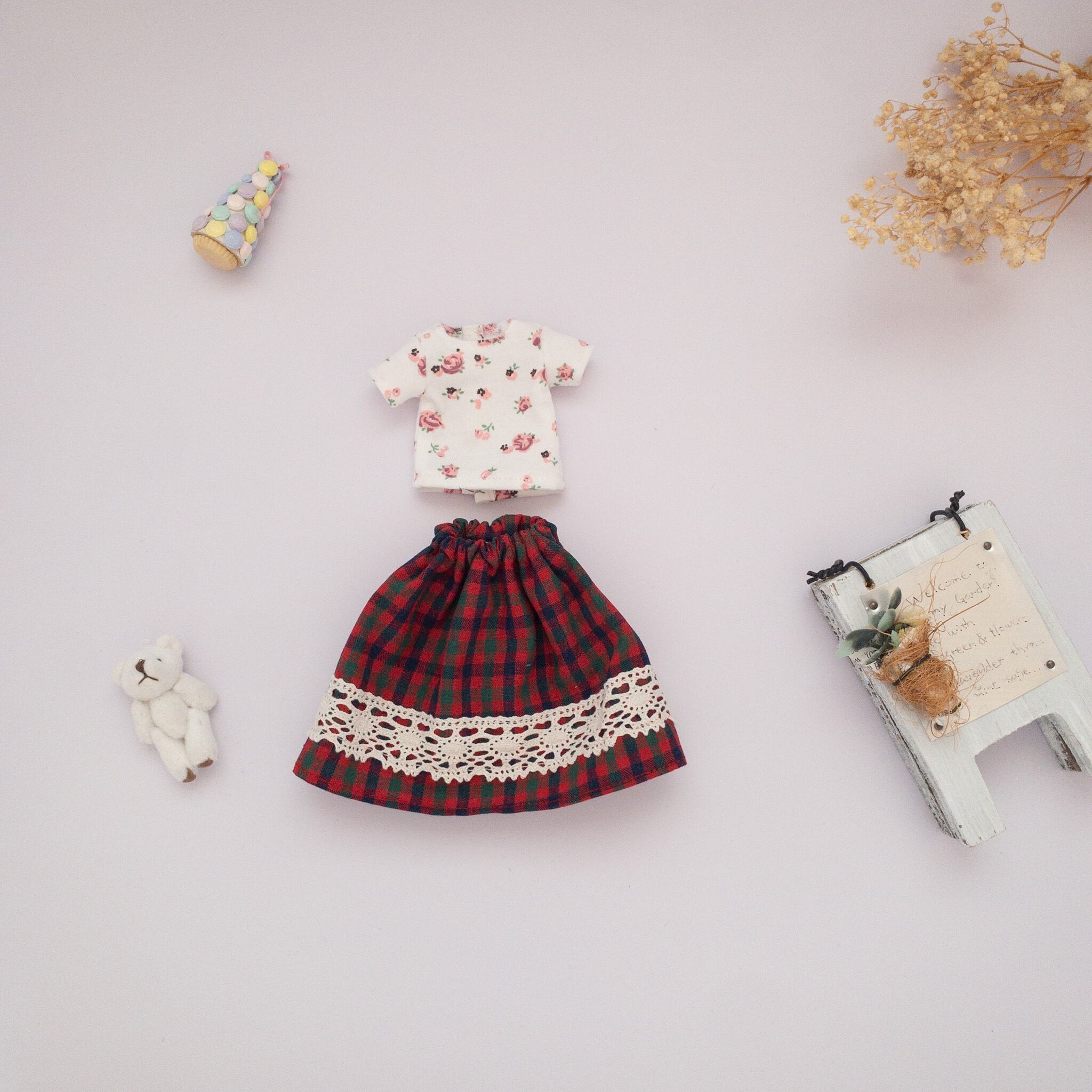 2点セット】トレーナースカートセット服（白花トレーナー赤チェック