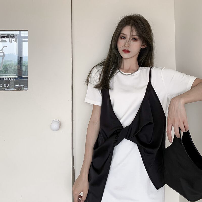 Tシャツ ホワイトルーズトップス サマー 夏物 ブラックストロベリース68835557722