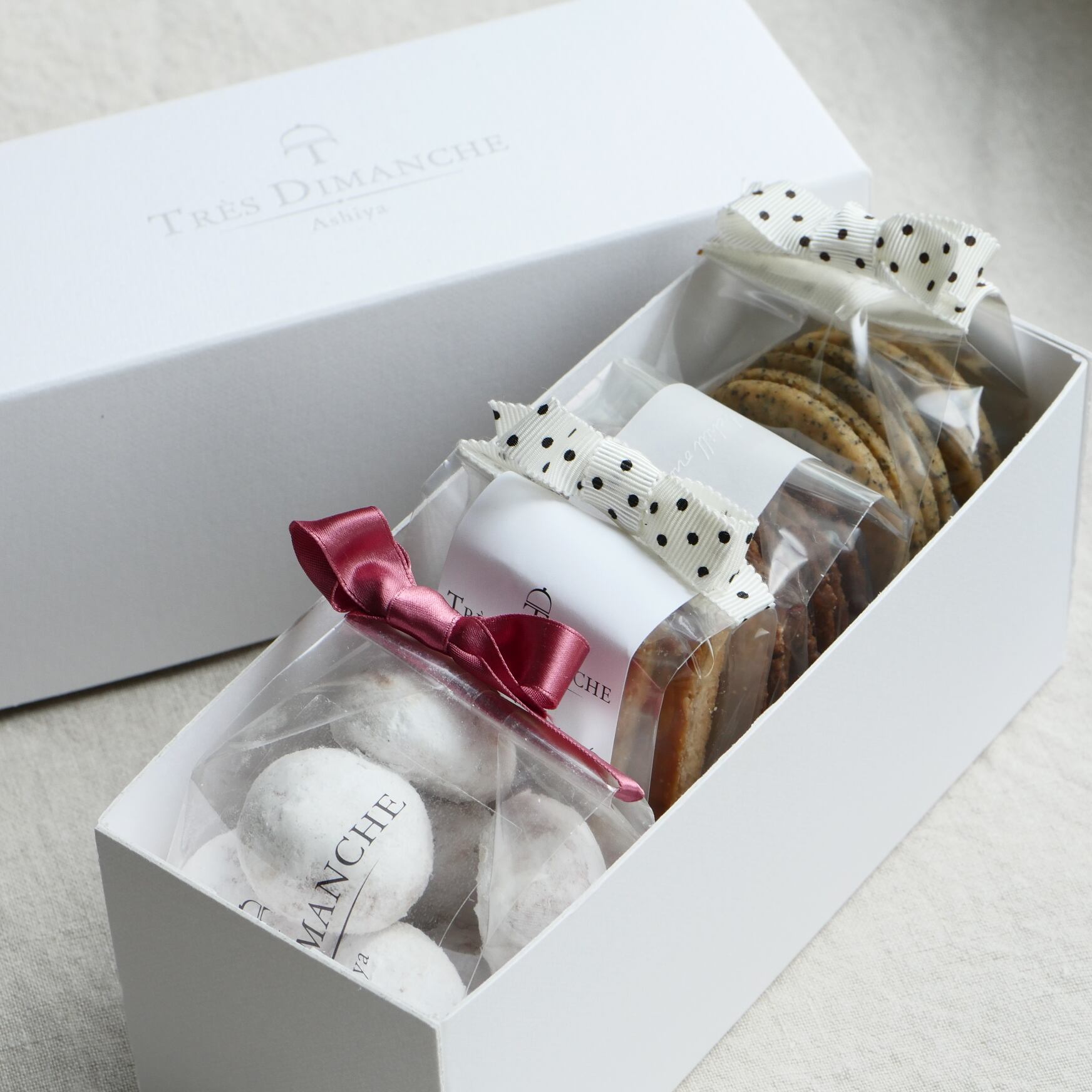 お菓子4袋セット 紙箱入り Tresdimanche