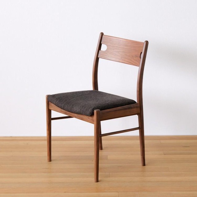 チェア 食卓 木製 おしゃれ シンプル ウォールナット ダイニング用 無垢材 天然木 北欧 ナチュラル 木の椅子 いす カバーリング 布張り グレー ブラウン
