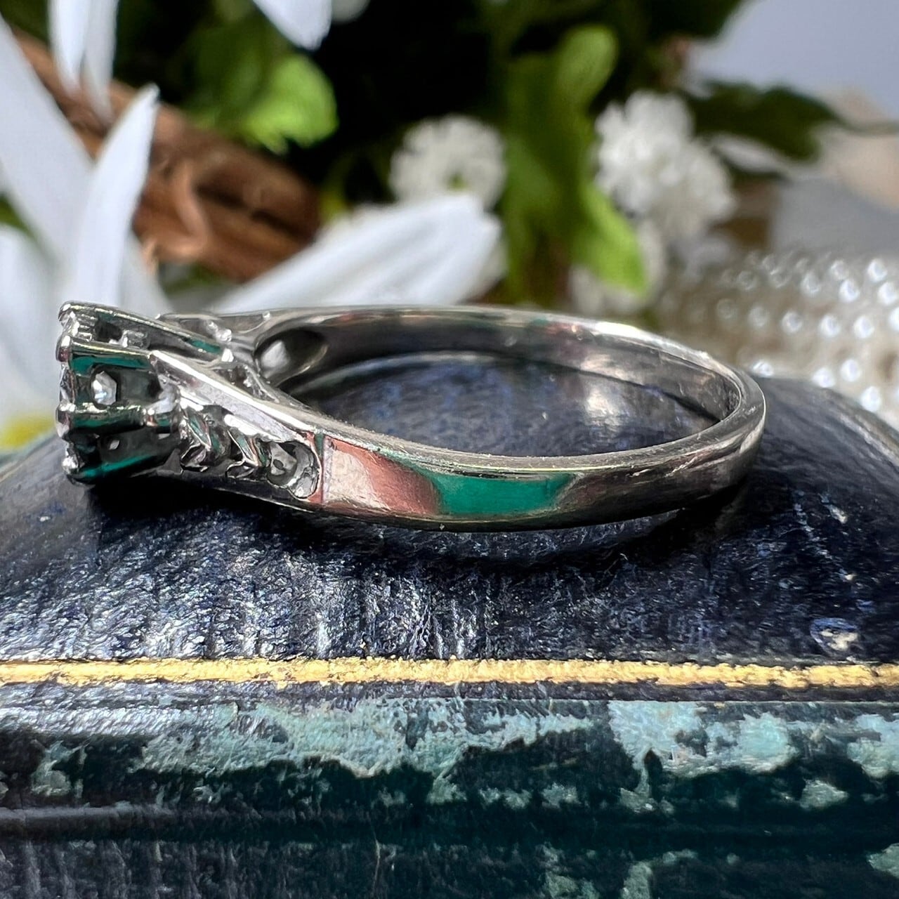 RS 大粒ダイヤリング　刻印有り7号　ケース付き　立体ダイヤリング RS 大粒ダイヤリング刻印有り7号ケース付き立体ダイヤリング