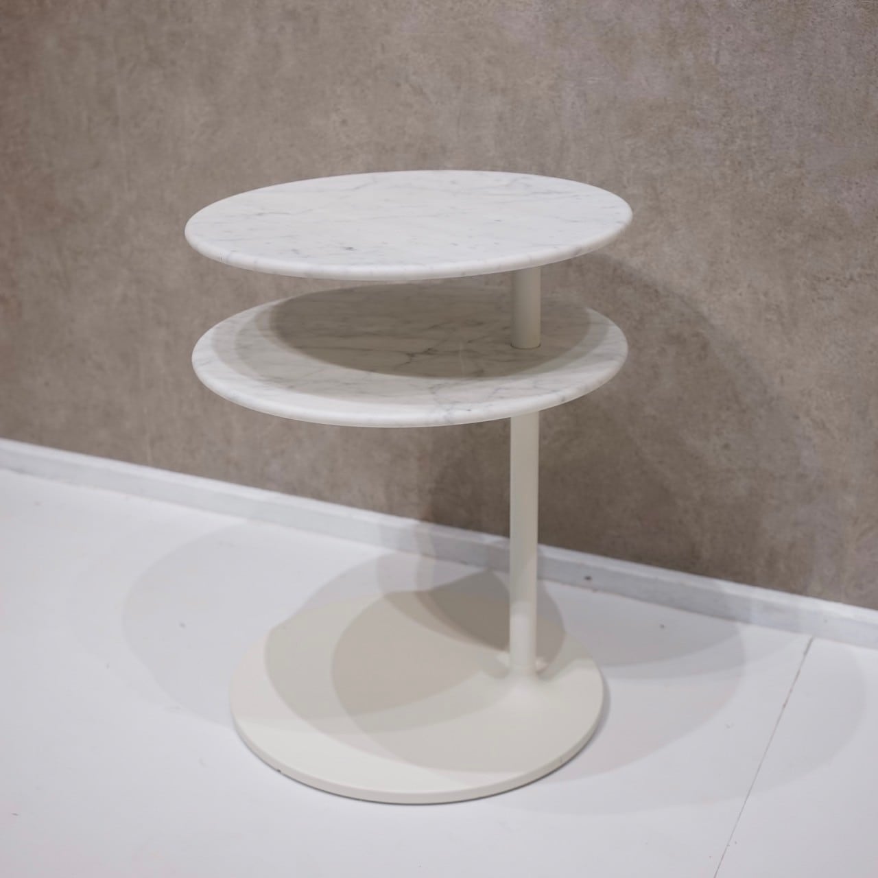 molteni&c サイドテーブル　カフェテーブル　大理石 molteni&c サイドテーブルカフェテーブル大理石