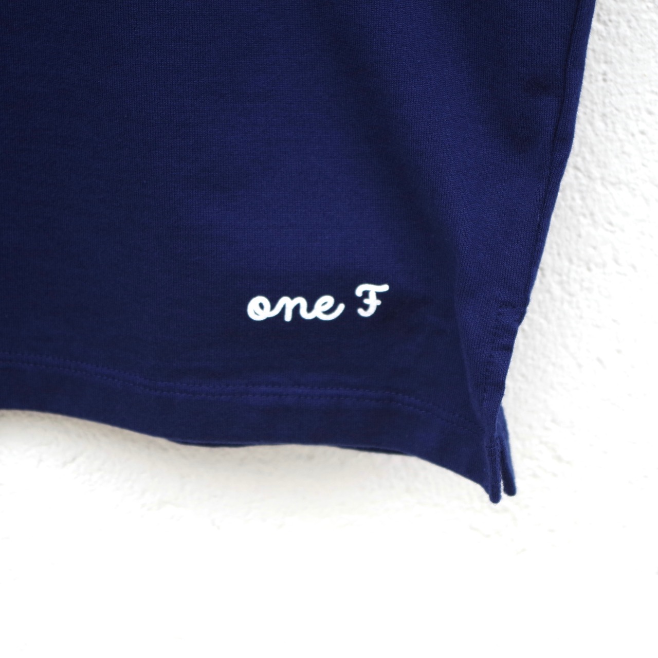 one f HB P Tee NAVY