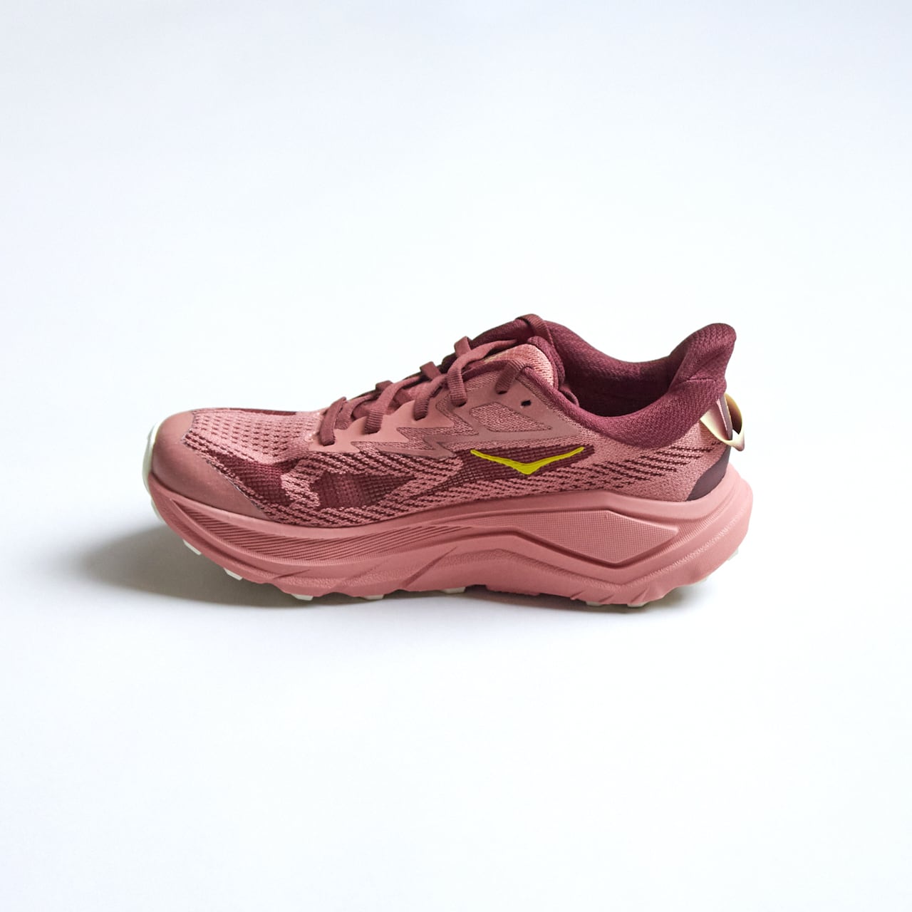 HOKA（ホカ）W CHALLENGER 8 -スタッコ / アスファルト グレー