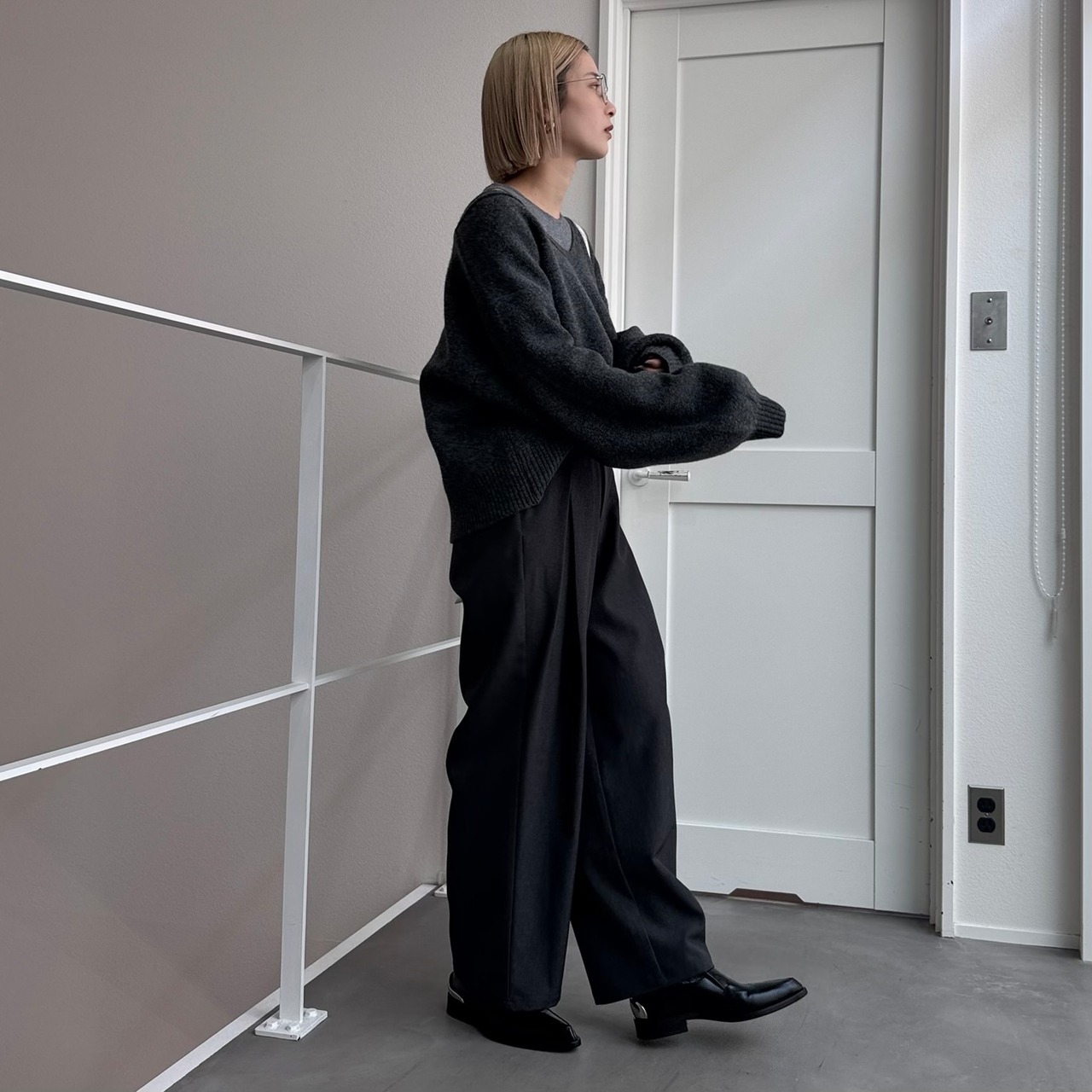 スラントウエストタックPT/チャコールグレー