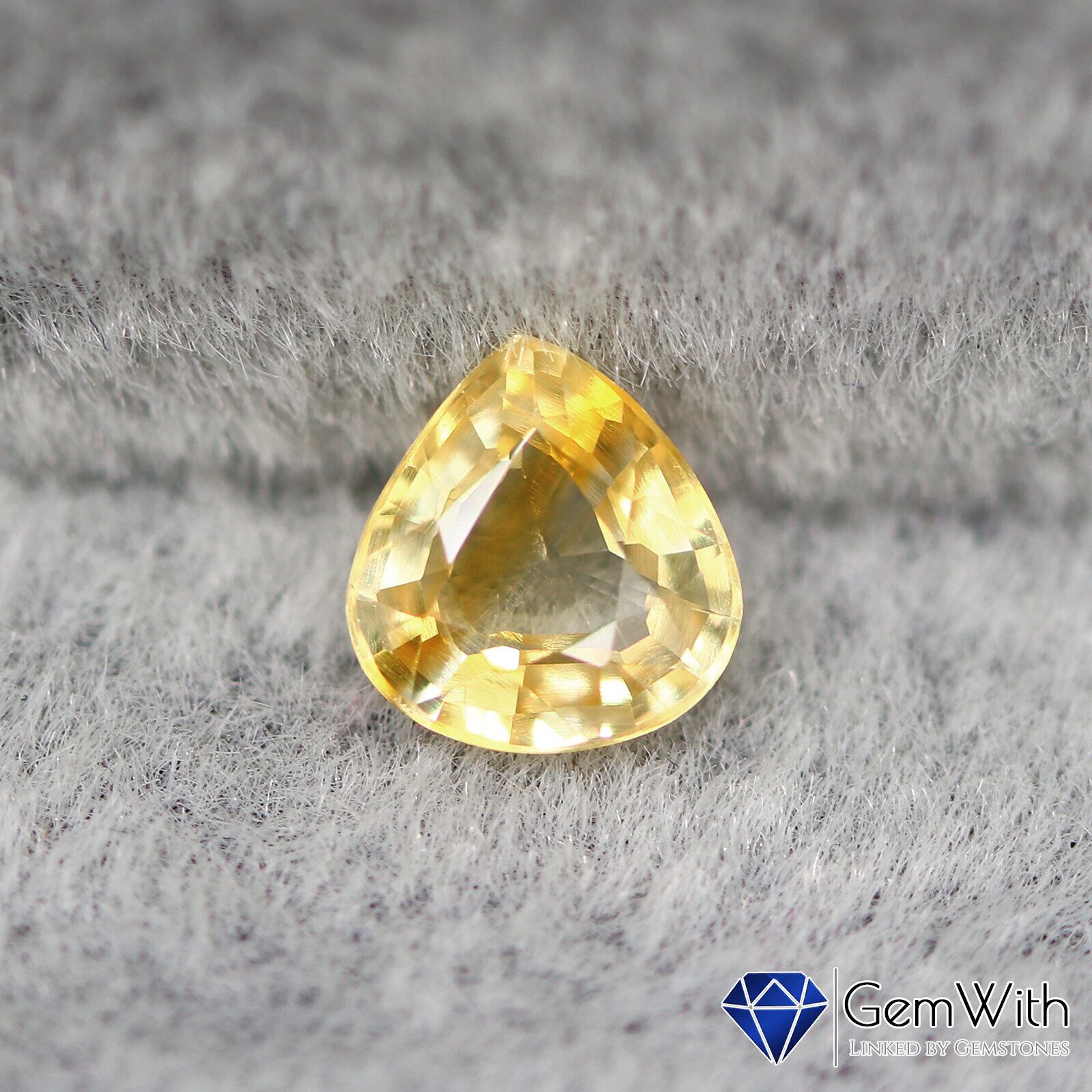 アンドラダイトガーネット トパゾライト 0.354ct クッション 日独ソ