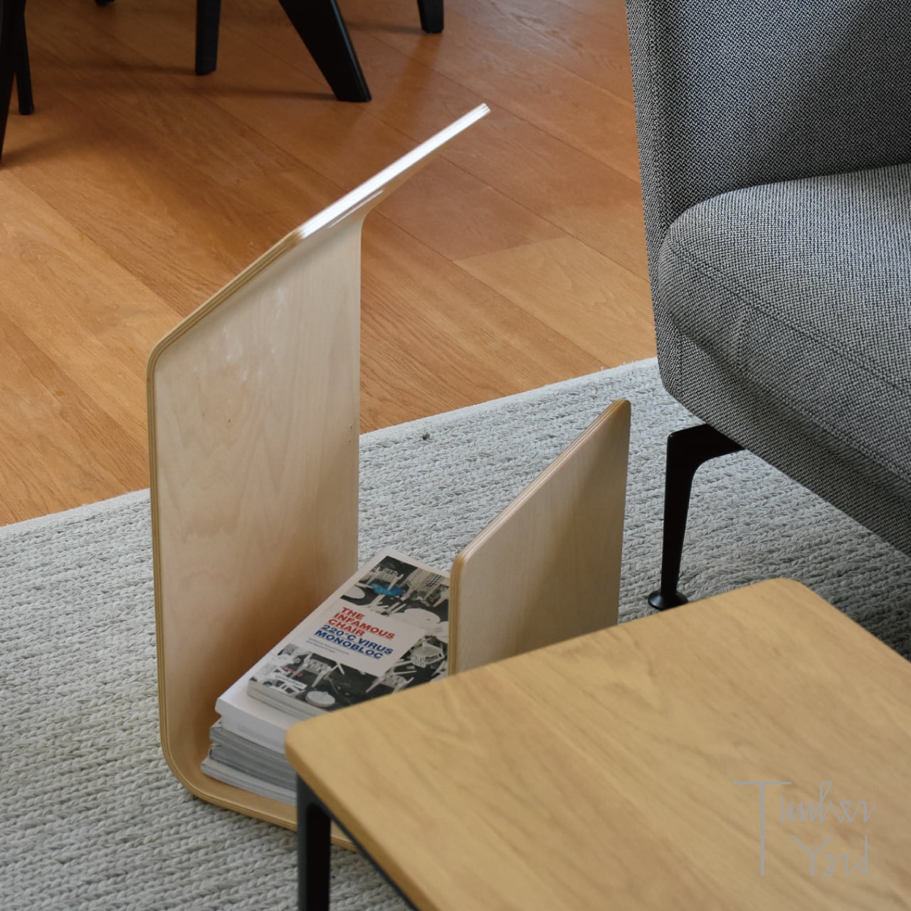 カント マガジンラック / ナチュラル ラッカー / Artek（アルテック