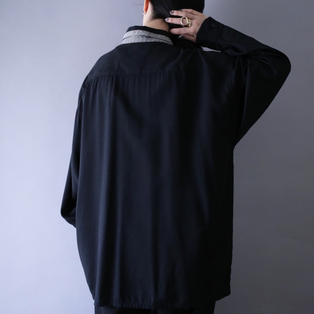 2-button and switching pattern design over silhouette shirt