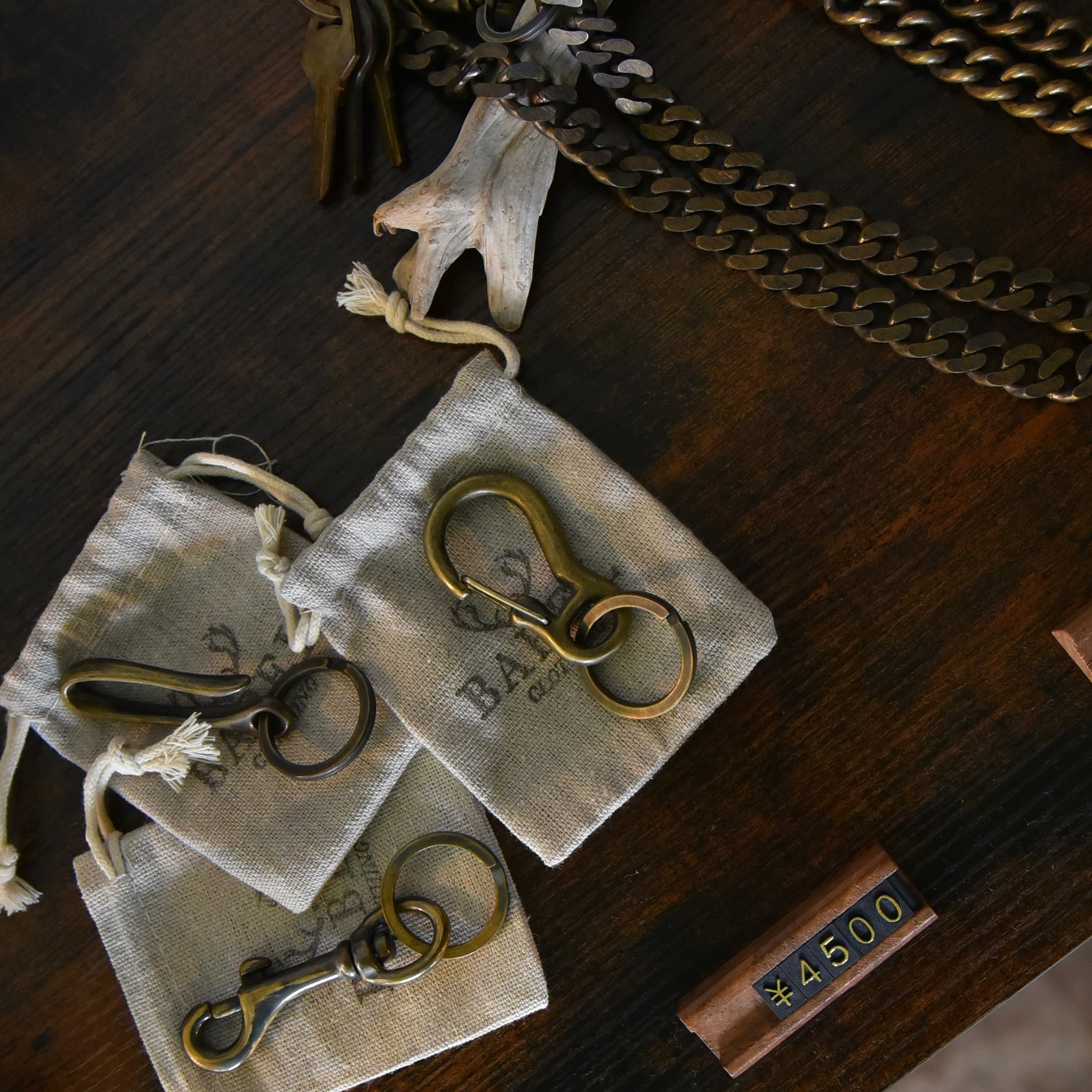 vintage キーリング 燻/人気No.1】Vintage Loop Clutch Key Ring｜真鍮 キーリング 日本製