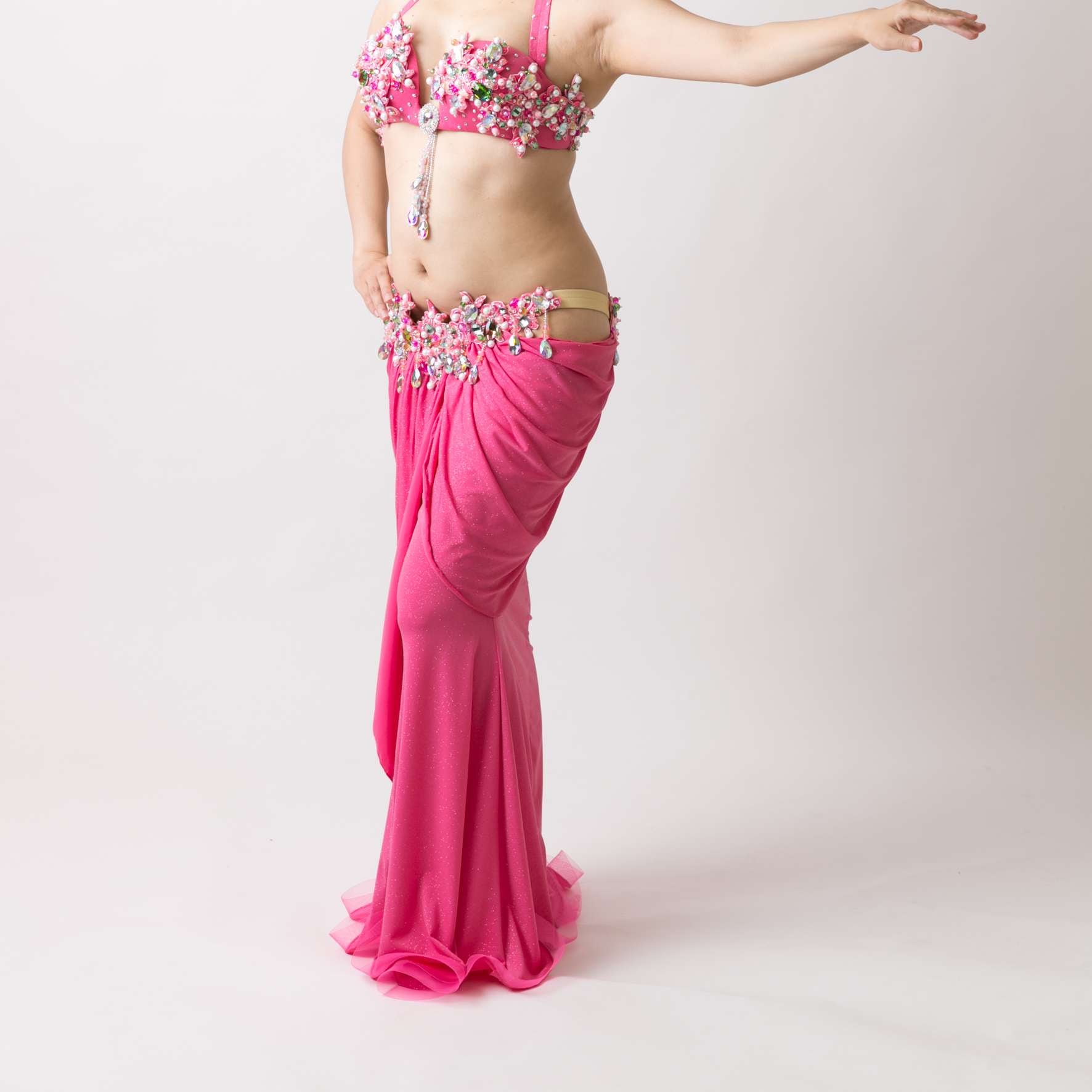 ベリーダンス衣装hananピンク ベリーダンス衣装 Hanan ピンク オリエンタル衣装 Designed by