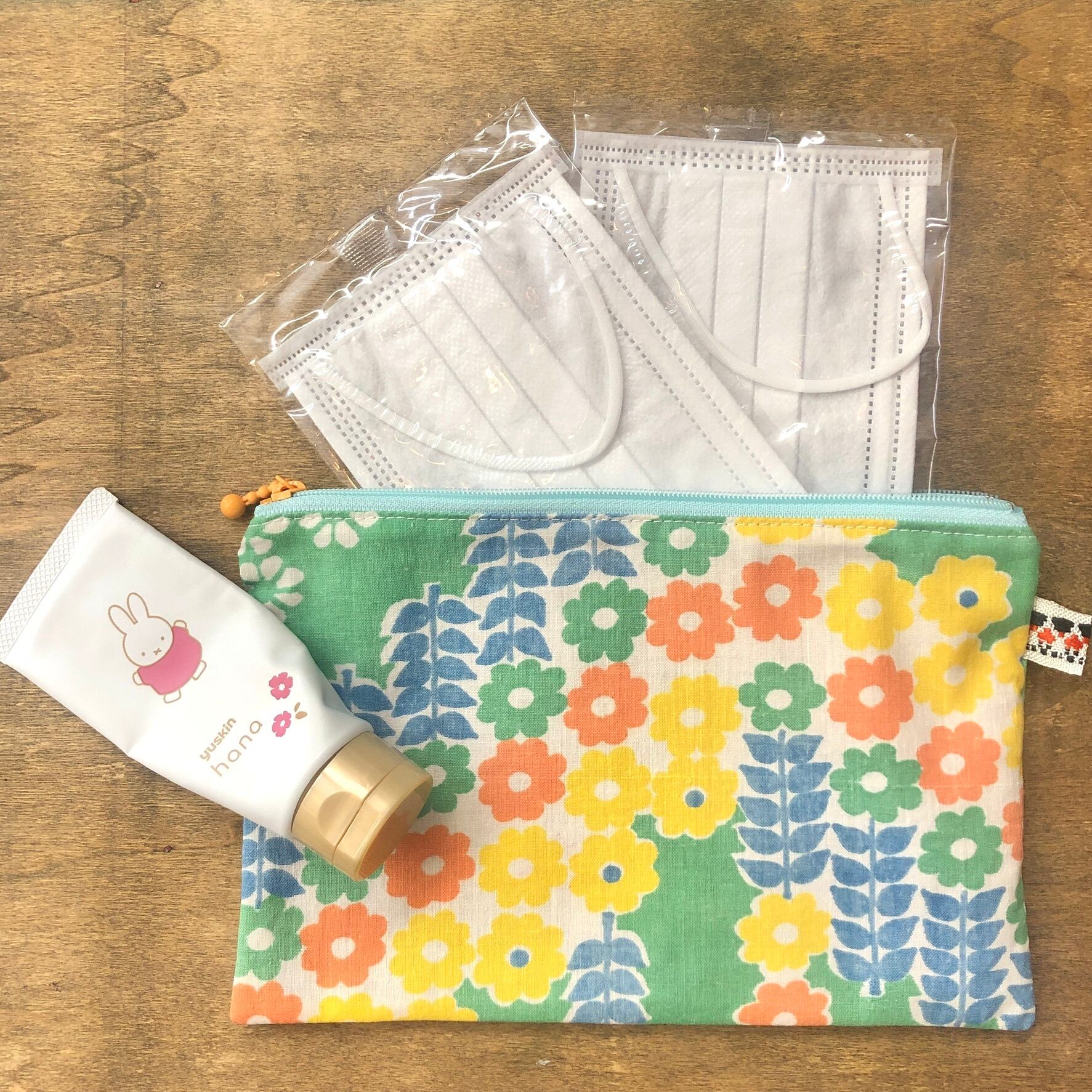 新品チェブラーシカフラットポーチ