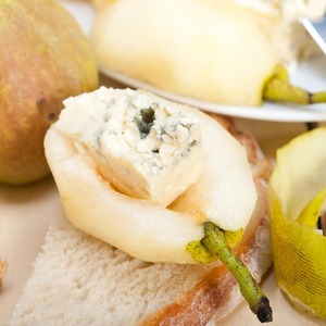 イタリア産 ゴルゴンゾーラ ピカンテ 400g｜フレッシュカット ブルーチーズ Italian Gorgonzola Piccante 400g – Fresh Cut Blue Cheese for Wine Lovers