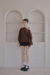 One-shoulder ribbon tops