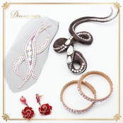 社交ダンス 小物 まとめ売り セット オーナメント ピアス ブレスレット レッド系 ピンク系 シルバー系 アクセサリー 小道具 装飾 デモ 競技 ダンス パーティ 発表会 正装 フォーマル アクセサリーセット ヘアオーナメント ピアスセット ブレスレットセット デモ用 競技用 フォーマル装飾 パーティー用 付け髪 小物セット 競技会用 小道具セット