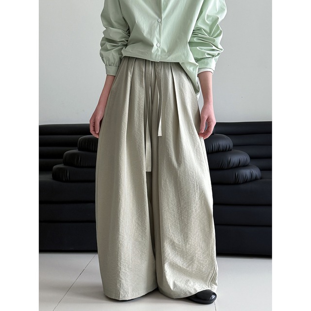 ウエストゴム ドロスト付き ワイドパンツ レディース パンツ ボトムス ロングパンツ ロング 丈長 ワイド ドレープ タック タックプリーツ ポケット ハイウエスト ドロスト 伸縮性 腰ひも付き 綿 コットン ナイロン かわいい 大人可愛い シンプル カジュアル おしゃれ かっこいい こなれ感 ラフ ボーイッシュ ルーズ 無地 春 夏 秋 ママ 通勤 学生 学校 通学 デート お出かけ 旅行 公園 女子会 休日 韓国 楽ちん 体型カバー 普段使い 着回し M ゆったり 黒 ブラック アクアブルー