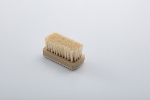 靴ブラシ　小　磨き用　白豚毛　ふつう　／　Shoe Brush　S　for Polishing 　white pig hair　Normal