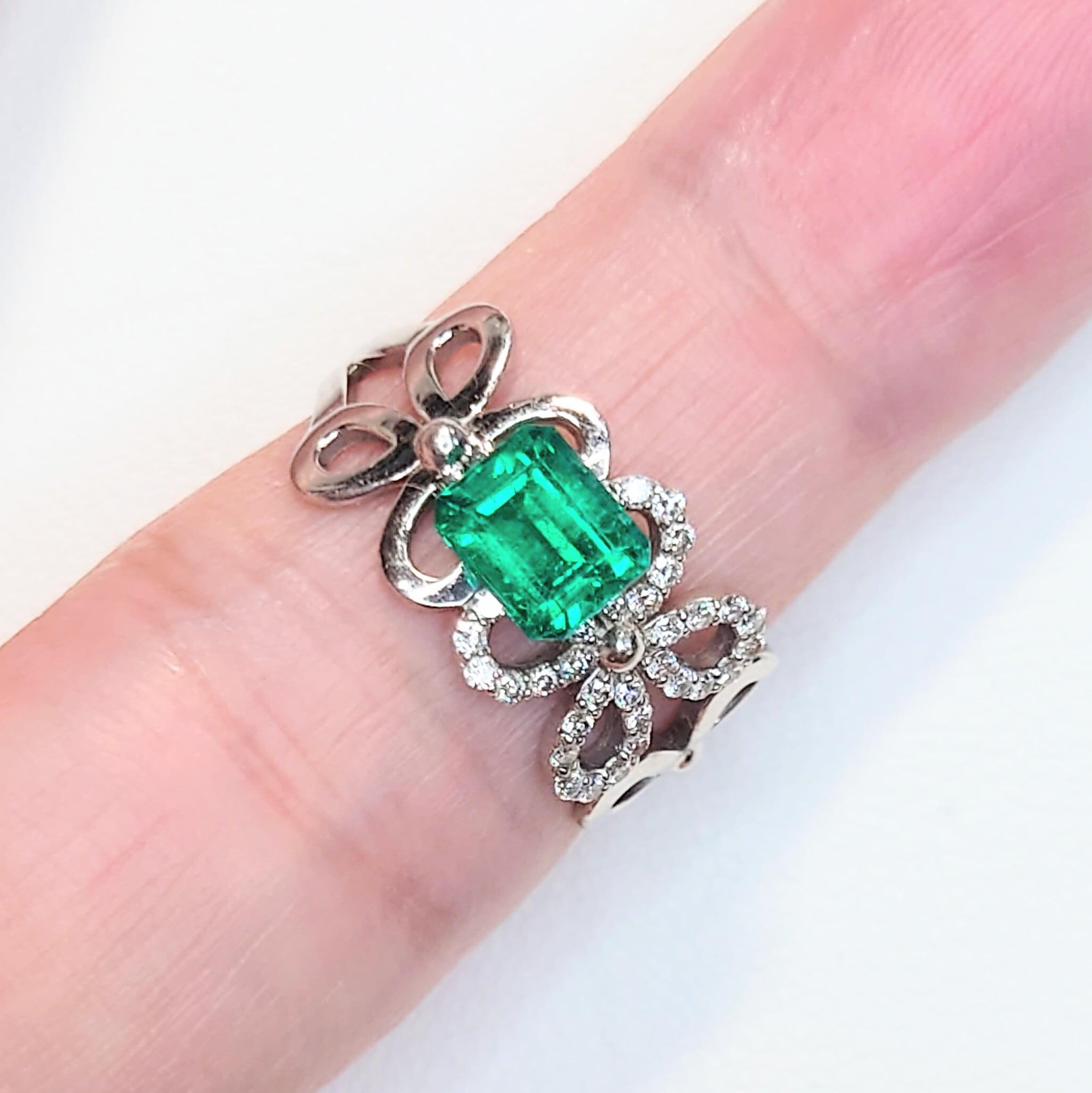 希少 Emerald 0.83ct No Oil Colombia GIA ルース☆ | wisteria777