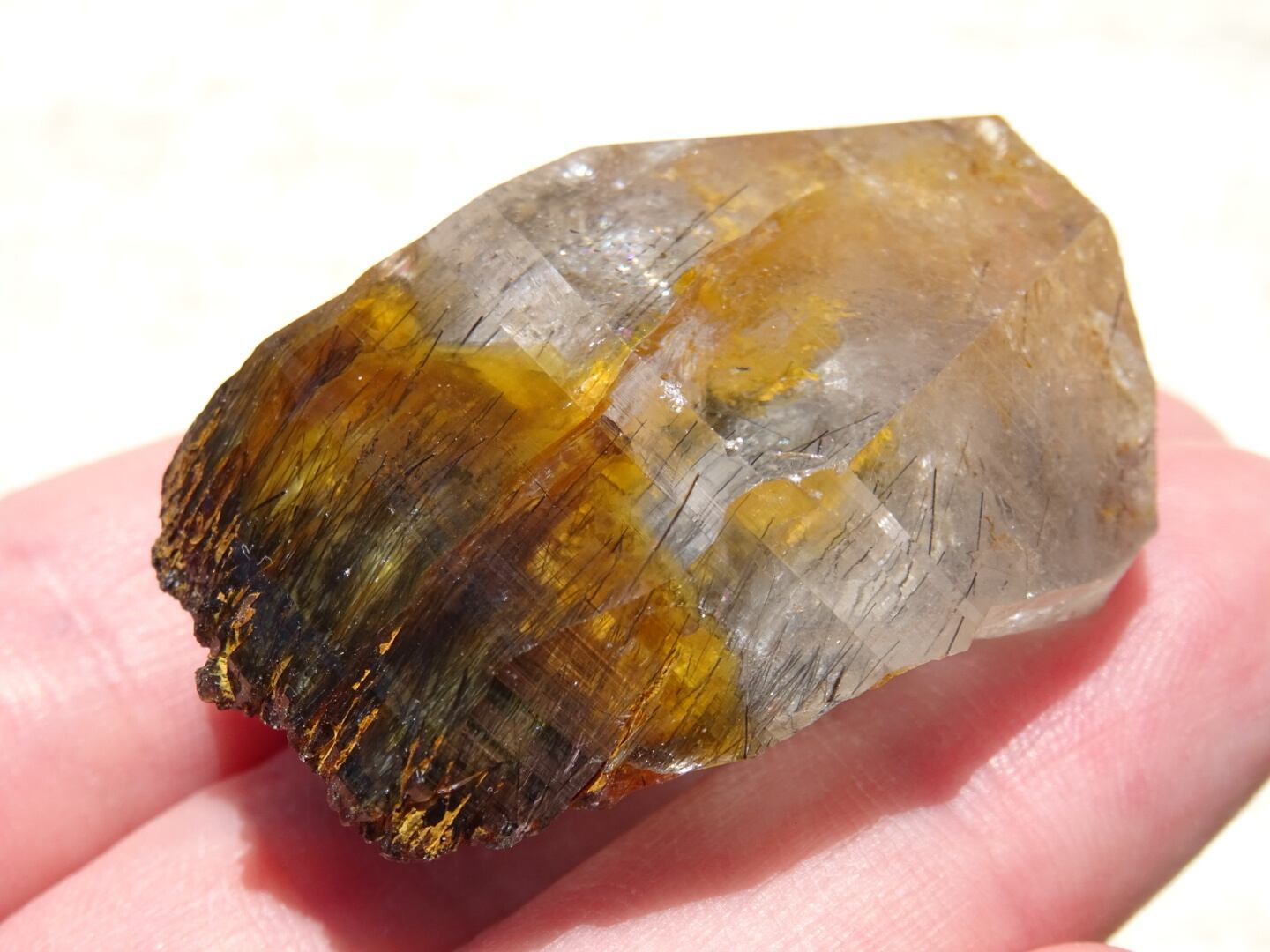 テンペストクォーツ（パキスタン産ブラックトルマリン＆リモナイトin