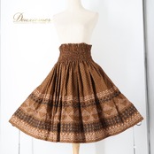 フラダンス 衣装 パウスカート ブラウン系 パウスカートショップ 日本製 カヒコ柄 グランジ加工 ハワイアンプリント アロハ フラ ダンス レッスン 練習 華やか おしゃれ 大人っぽい かわいい シングル スカート フレア 茶 黒 白 ブラック系 ホワイト系 カジュアル スポーツ 踊り レディース