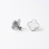 クローバー ピアス / イヤリング 18mm【SV×BK】