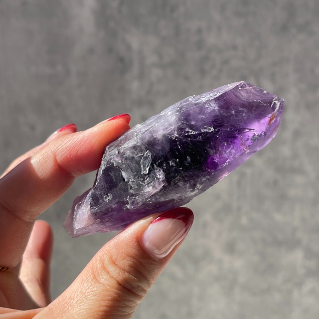 【ナイジェリア・チュチュクリフ産 アメジスト】tutu cliff ③ 鉱物 天然石 パワーストーン