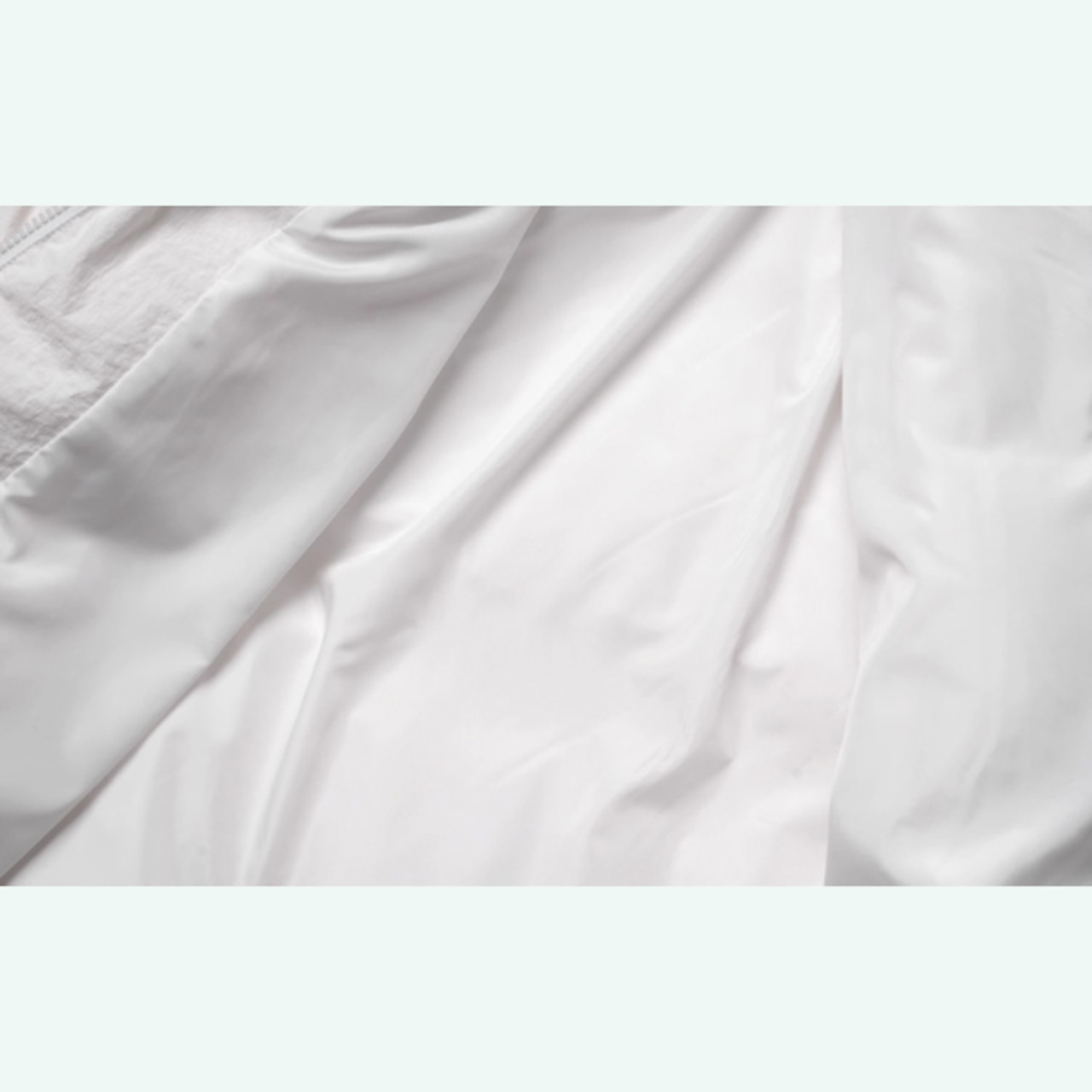 【2color】心躍る冬を演出する:モード感溢れるフリルたっぷりハイエンドダウンコート i0510