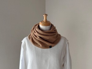ベビーカシミヤのねじりスヌード / キャメル