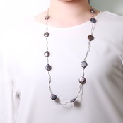 様々なパールの形が特徴！ 淡水パール　ステーションネックレス ne1097