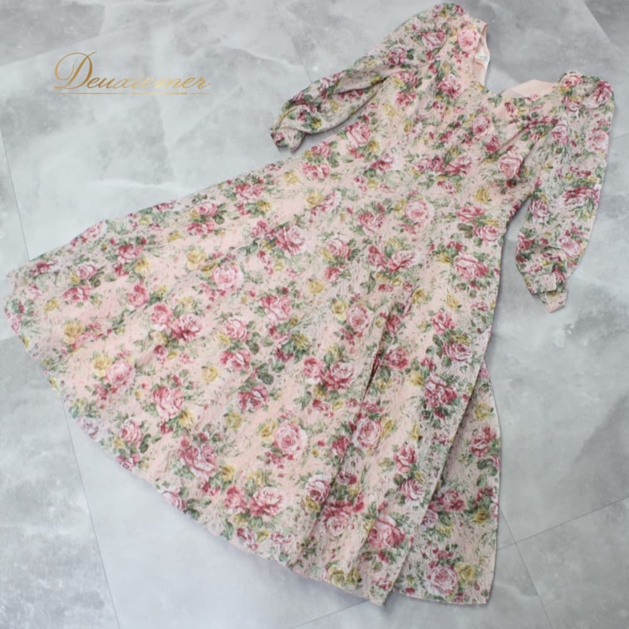 社交ダンス 衣装 Lovely Dancing ドレス ワンピース スタンダード ホワイト系 レッド系 ピンク系 グリーン系 イエロー系 レース 花柄 長袖 レッスンウェア 白 赤 緑 黄色 女性用 ワンピースドレス ピンク 花柄ワンピース フラワー ローズ柄 総柄 長袖ドレス レース調 胸元 デザイン ふんわりスカート シルエット フレアスカート ミモレ丈風 ひざ下丈 コーラス スタンダードダンス レッスン ダンスウェア 練習用 ポリエステル100 ドライ きれいめ 華やか おしゃれ カラフル 入門
