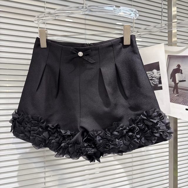 Flower hem tuck short pants　M4526