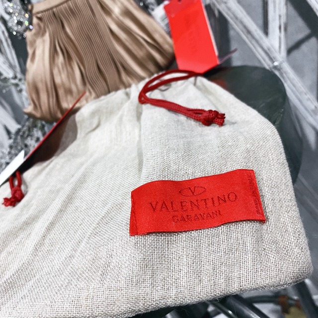 VALENTINO > 未使用品イタリア製ヴァレンティノバタフライモチーフ