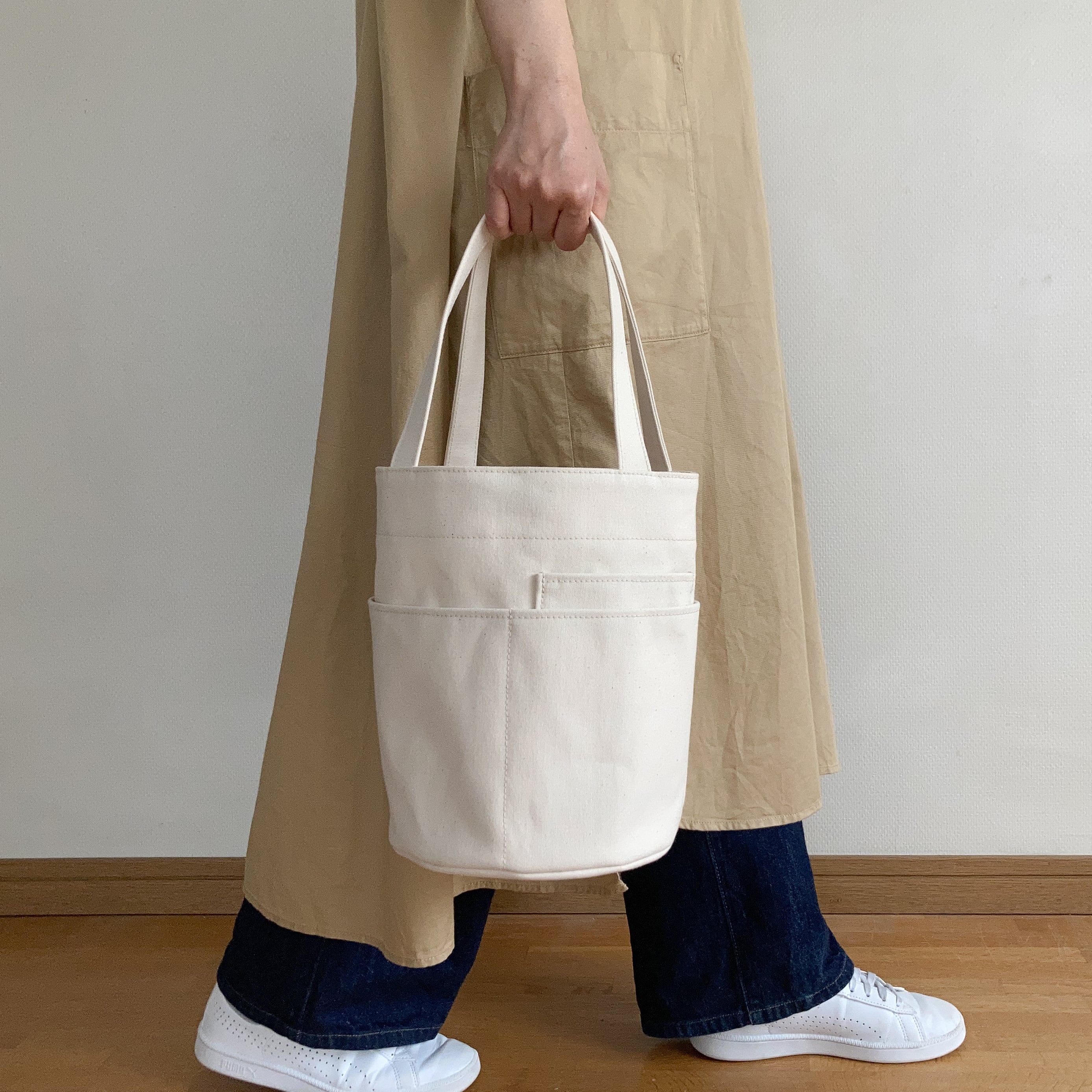 ハンドメイド、トートバック、帆布、ダブルポケット、ラウンド ダブルポケット丸底トート 生成り / 9号帆布 | aoya bags | シンプルで