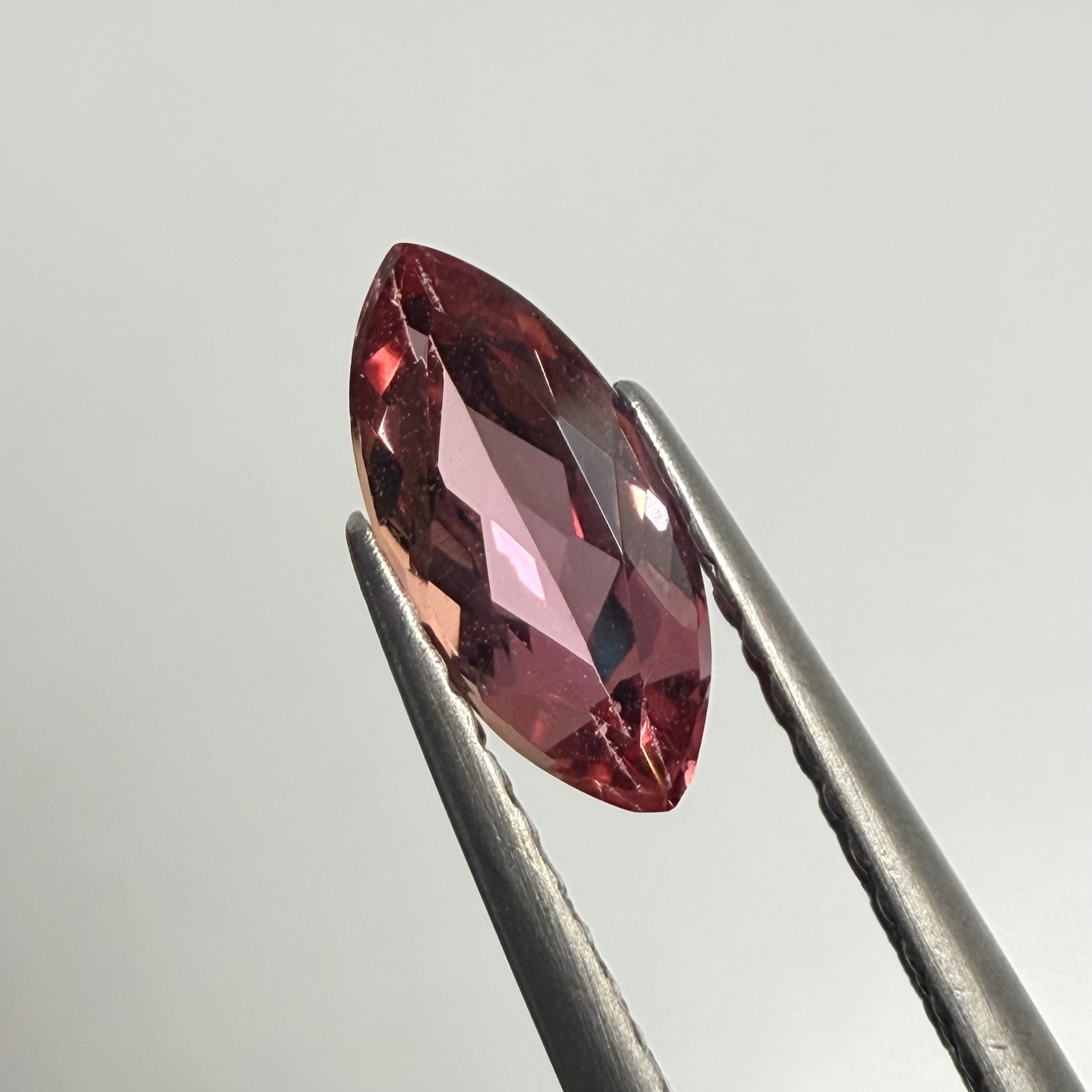 希少なシェリーカラーのインペリアルトパーズ