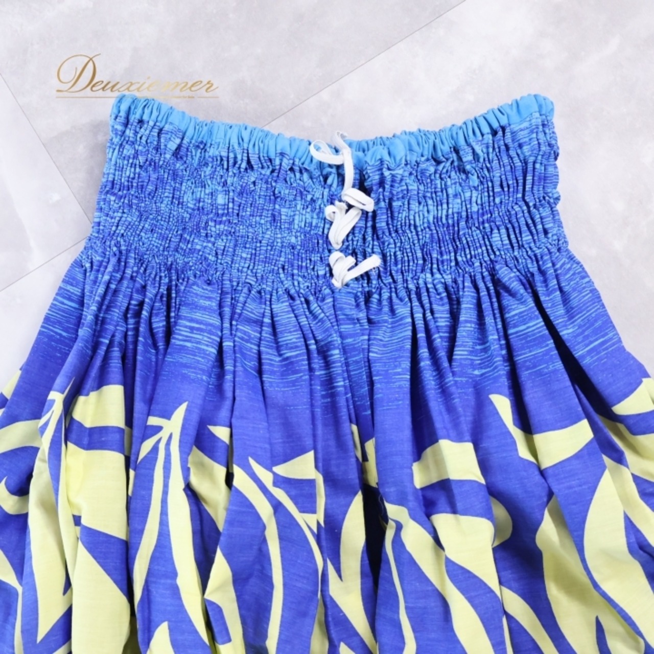 フラダンス 衣装 パウスカート ブルー系 ハワイアンプリント アロハ レッスン 練習 かわいい 鮮やか 華やか さわやか グラデーション イエロー系 青 水色 黄 フラ ダンス シングル スカート ふんわり フラダンス衣装 パウスカート ダンスウェア おしゃれ ハワイアンファッション フラレッスン フラワーデザイン 軽やか ふんわりシルエット